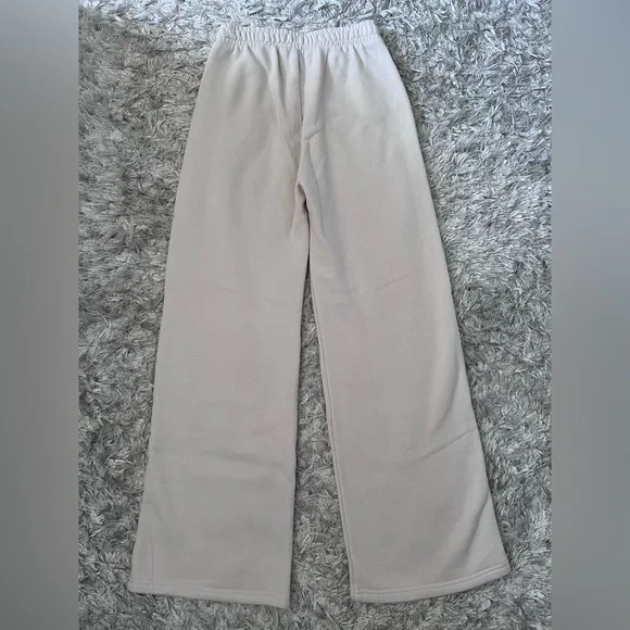 Abercrombie & Fitch Essential Sunday Wide Leg Sweatpants - Picture 3 of 4